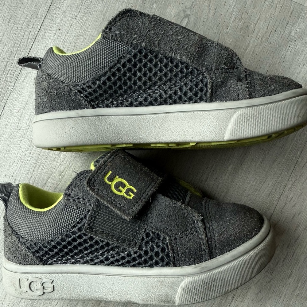 Ugg Grey Suede Toddler Rennon Low Sneaker - 6